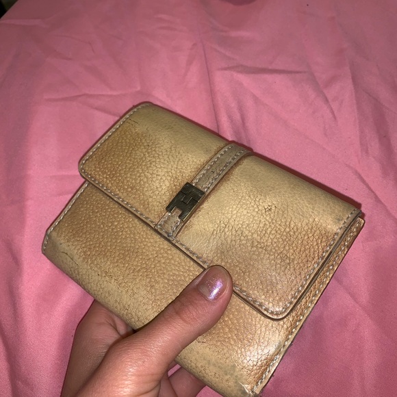 clothes - Picture 8 of 8